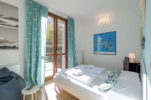 1 bedroom, iron/ironing board, bed sheets - Porto Letizia Rossini 2, Porlezza, Italy (Porlezza)
