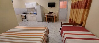 Apartments for 4 pax, ¨totally equipped¨.