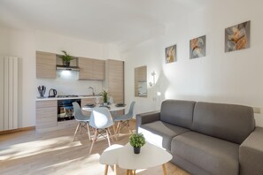 TV - Porto Letizia Rossini 4, Porlezza, Italy (Porlezza)