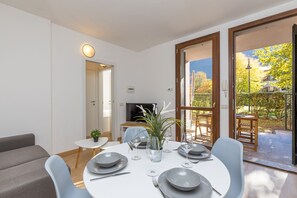 Dining - Porto Letizia Rossini 4, Porlezza, Italy (Porlezza)