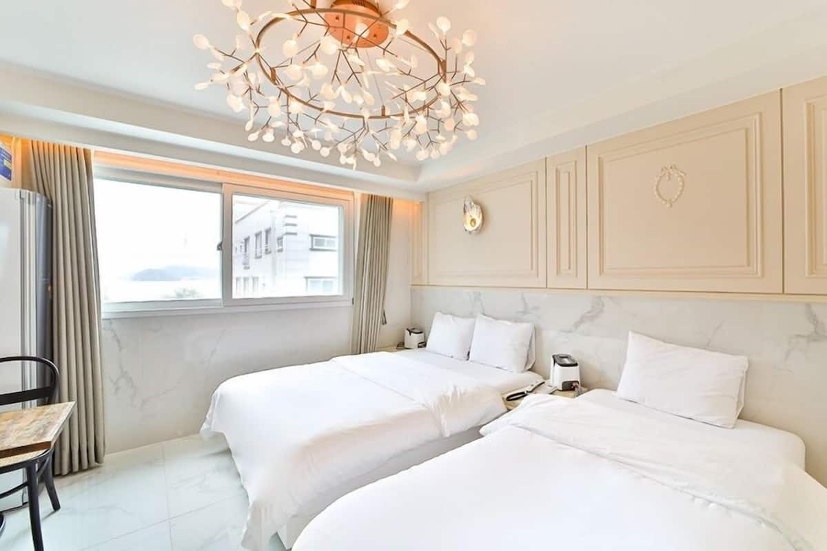 Suite Twin | 1 bedroom, individually decorated, individually furnished, free WiFi