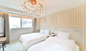 Individually decorated, individually furnished, free WiFi, bed sheets - Hotel February Tongyeong Jukrim (Tongyeong)