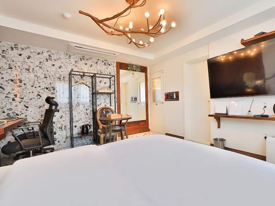 Suite - Couple Gaming | Individueel gedecoreerd, individueel gemeubileerd, gratis wifi