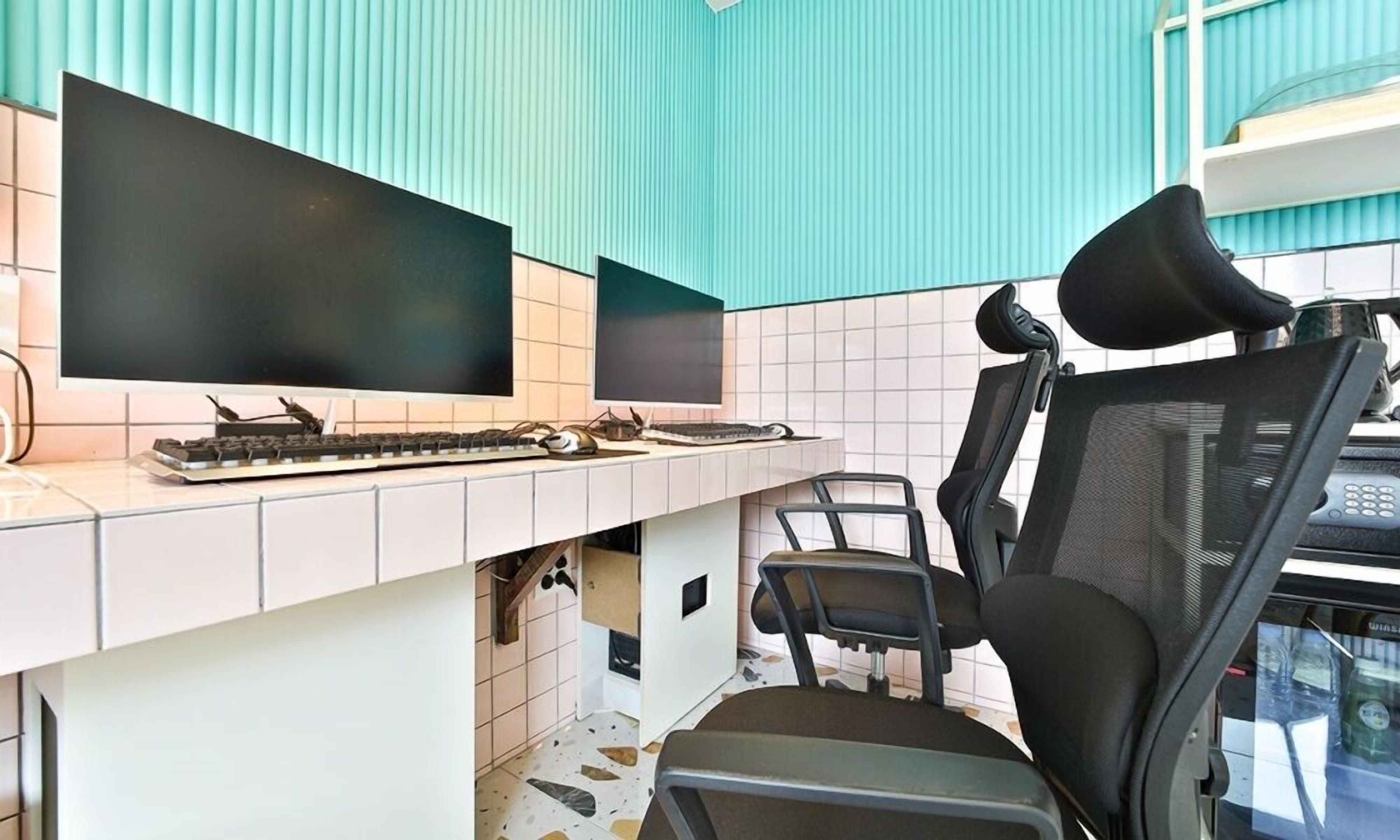 Suite - Couple Gaming | Individually decorated, individually furnished, free WiFi, bed sheets