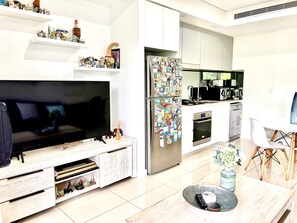 Private kitchen - Stunning 3 bed apartment in Parramatta, Sydney (Parramatta)