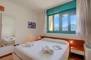 1 slaapkamer, een strijkplank/strijkijzer, gratis wifi, beddengoed