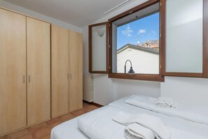 1 habitación y ropa de cama 