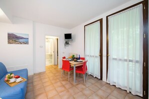 Interior - Porto Letizia Venezia 6, Porlezza, Italy (Porlezza)