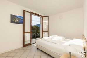 2 bedrooms, bed sheets