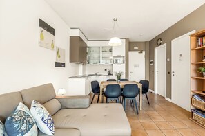 تلفزيون، مشغل دي في دي، ستيريو