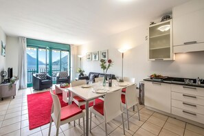 Dining - Porto Letizia S13 B1, Porlezza, Italy (Porlezza)