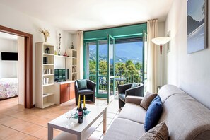 TV - Porto Letizia S15 B1, Porlezza, Italy (Porlezza)