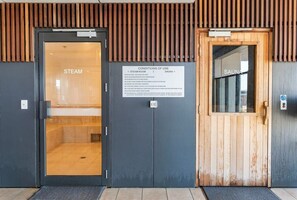 Exterior detail - Star of Central Franklin/Gym/Swimming Pool/NBN (Adelaide)