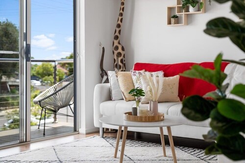 Lovely Renovated 2BR Townhouse/WiFi/Parking