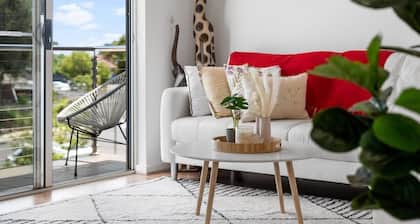 Lovely Renovated 2BR Townhouse/WiFi/Parking