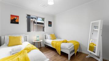 2 bedrooms, iron/ironing board, WiFi, bed sheets
