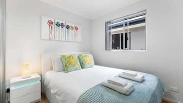 2 bedrooms, iron/ironing board, WiFi, bed sheets