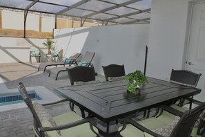 Outdoor dining - Magical Thematic Home Near Disney (Kissimmee)