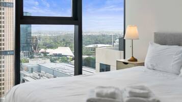 2 bedrooms, iron/ironing board, travel cot, WiFi