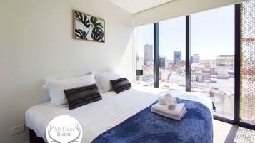 1 habitación, tabla de planchar con plancha, cuna de viaje y wifi