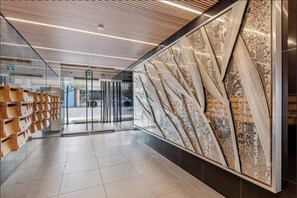 Fitness facility - Lovely CBD 2BR Apt-Aria on Gouger-Parking-Wi-Fi (Adelaide)