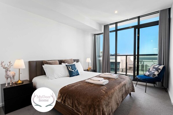 3 habitaciones, tabla de planchar con plancha, wifi y ropa de cama 