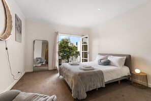 3 bedrooms, iron/ironing board, WiFi, bed sheets - Lego-Aerospace/Free Parking/CBD/Chinatown (Adelaide)