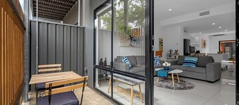 2BR Townhouse CBD Chinatown Free WiFi FreeParking