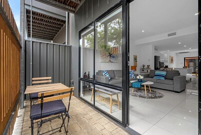 2BR Townhouse CBD Chinatown Free WiFi FreeParking