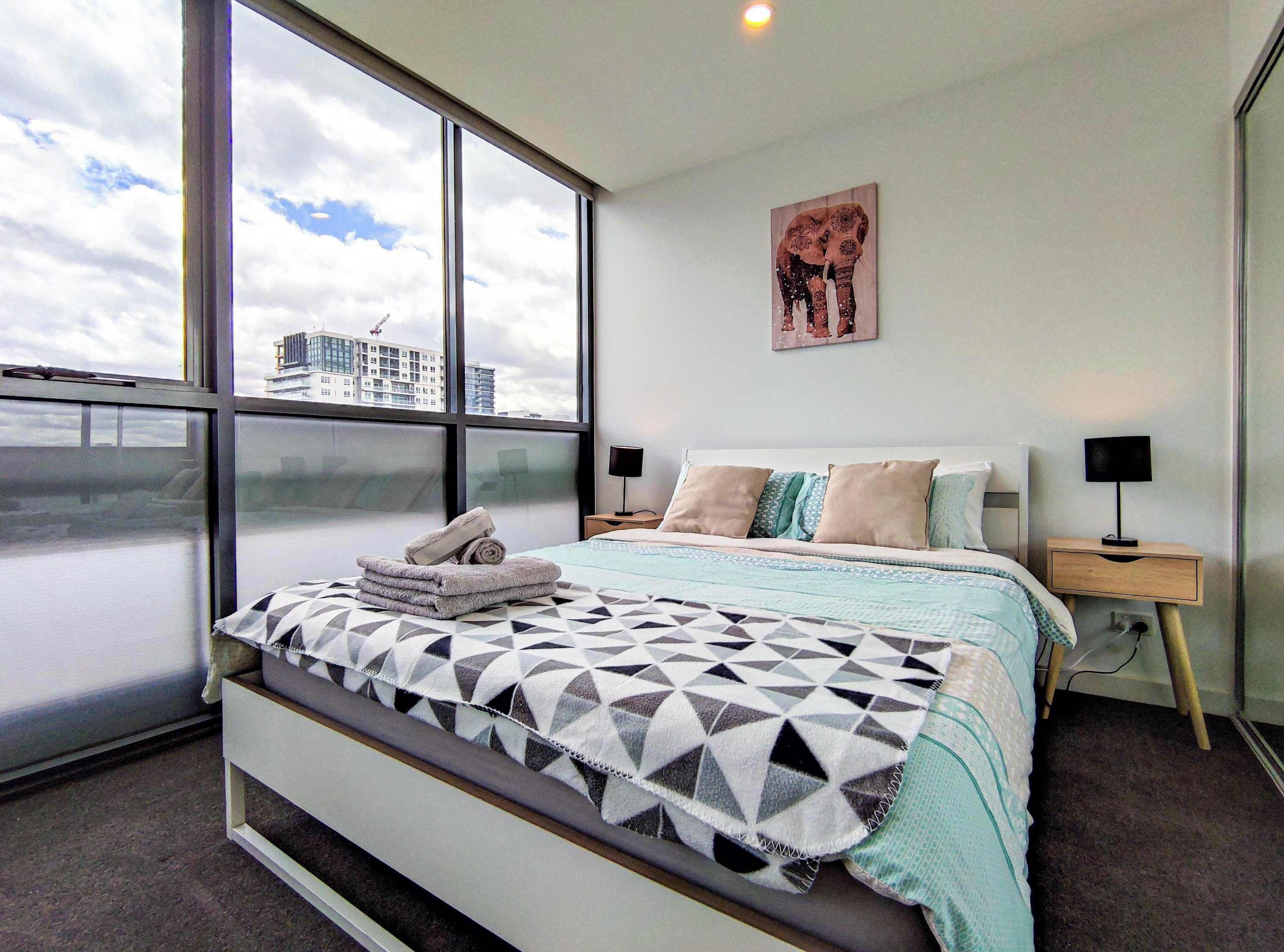 2 bedrooms, desk, iron/ironing board, travel cot