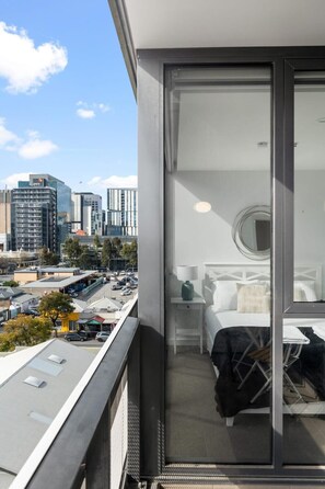 Property grounds - The Luxury/ City Central/ Pool/ Gym/ Parking /WiFi (Adelaide)