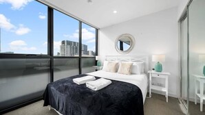2 bedrooms, iron/ironing board, WiFi, bed sheets - The Luxury/ City Central/ Pool/ Gym/ Parking /WiFi (Adelaide)