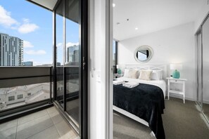 2 bedrooms, desk, iron/ironing board, WiFi - The Luxury/ City Central/ Pool/ Gym/ Parking /WiFi (Adelaide)