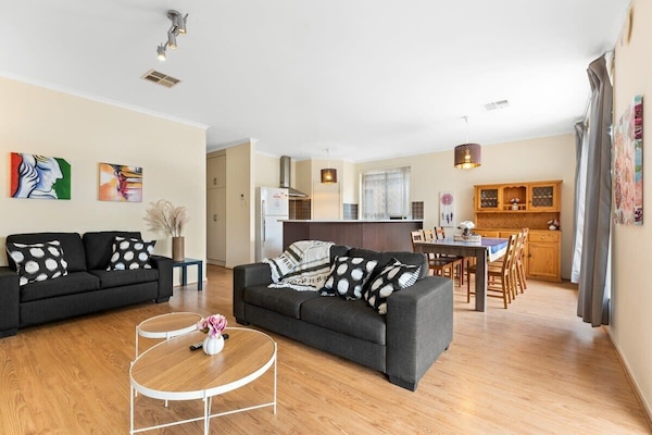 Living area - Kitchen