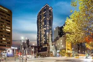 Exterior - City Escape /Realm 1 BR Apt/ Wi-Fi/Gym (Adelaide)