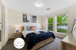 3 bedrooms, iron/ironing board, WiFi, bed sheets