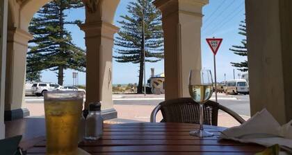 Cozy Beach Cottage/Steps from Beach,Jetty