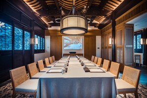 Meeting facility