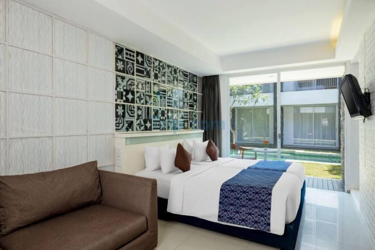 Minibar, desk, soundproofing, free WiFi
