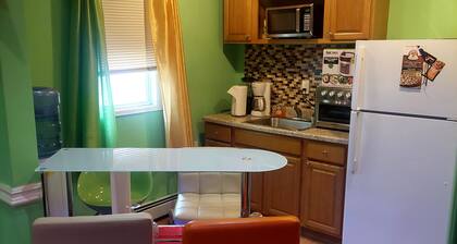 Cozydelightful near UBS ARENA, JFK, LAGUARDIA AIRPORT.