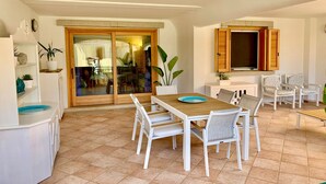 Dining - Jacopo House 1.5 km From Sea (Olbia)