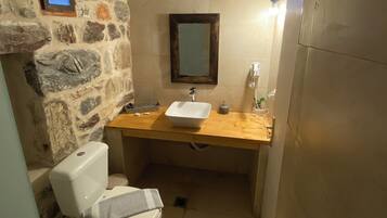 Panoramic Double Room, 1 Queen Bed, Sea View, Oceanfront | Bathroom