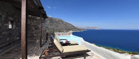 Panoramic-Doppelzimmer, 1 Queen-Bett, Meerblick, Meerseite | Terrasse/Patio