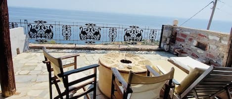 Panoramic-Doppelzimmer, 1 Queen-Bett, Meerblick, Meerseite | Terrasse/Patio