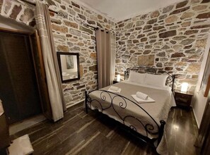 Panoramic Double Room, 1 Queen Bed, Sea View, Oceanfront | Soundproofing, free WiFi