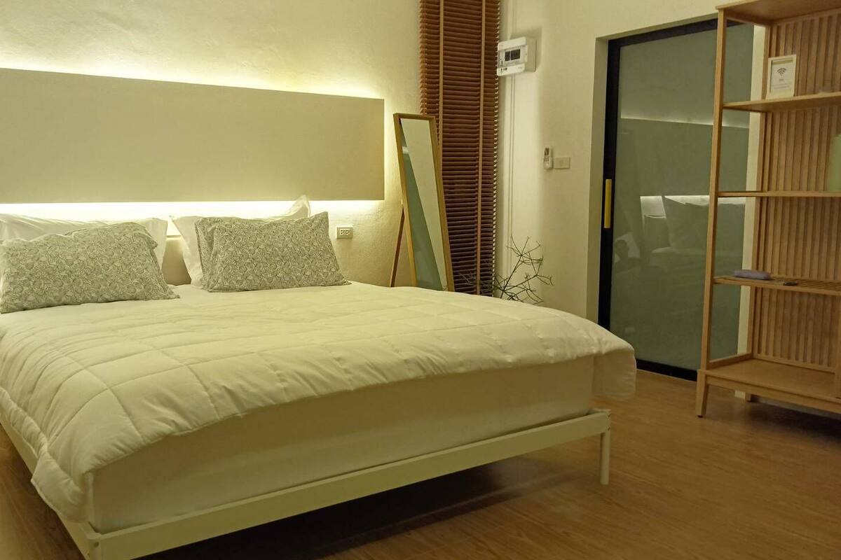 Honeymoon Room