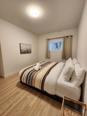 4 bedrooms, travel cot, free WiFi, bed sheets