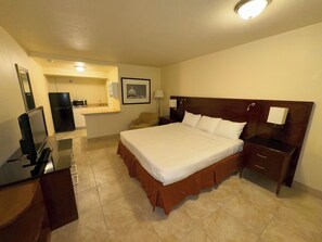 City Studio, Kitchenette | Free WiFi, bed sheets - Big Chile Inn & Suites (Las Cruces)
