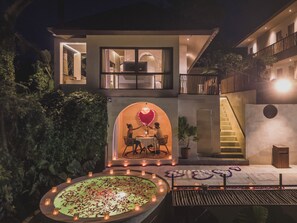 Outdoor dining - Suara Alam Ubud Villa by Ini Vie Hospitality (Ubud)