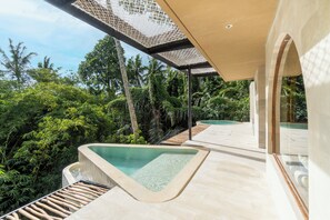 Outdoor pool - Suara Alam Ubud Villa by Ini Vie Hospitality (Ubud)